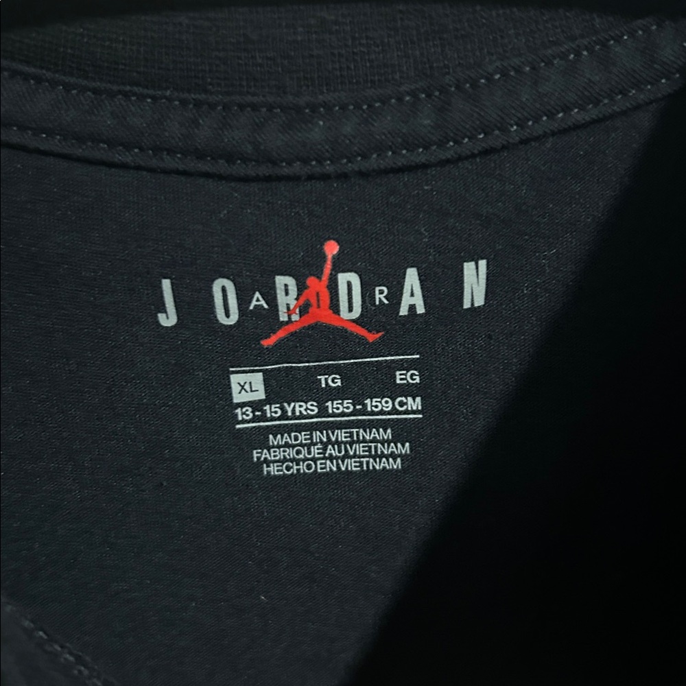Jordan Black cropped Tee with Vertical Gold Lettering - Picture 3 of 4